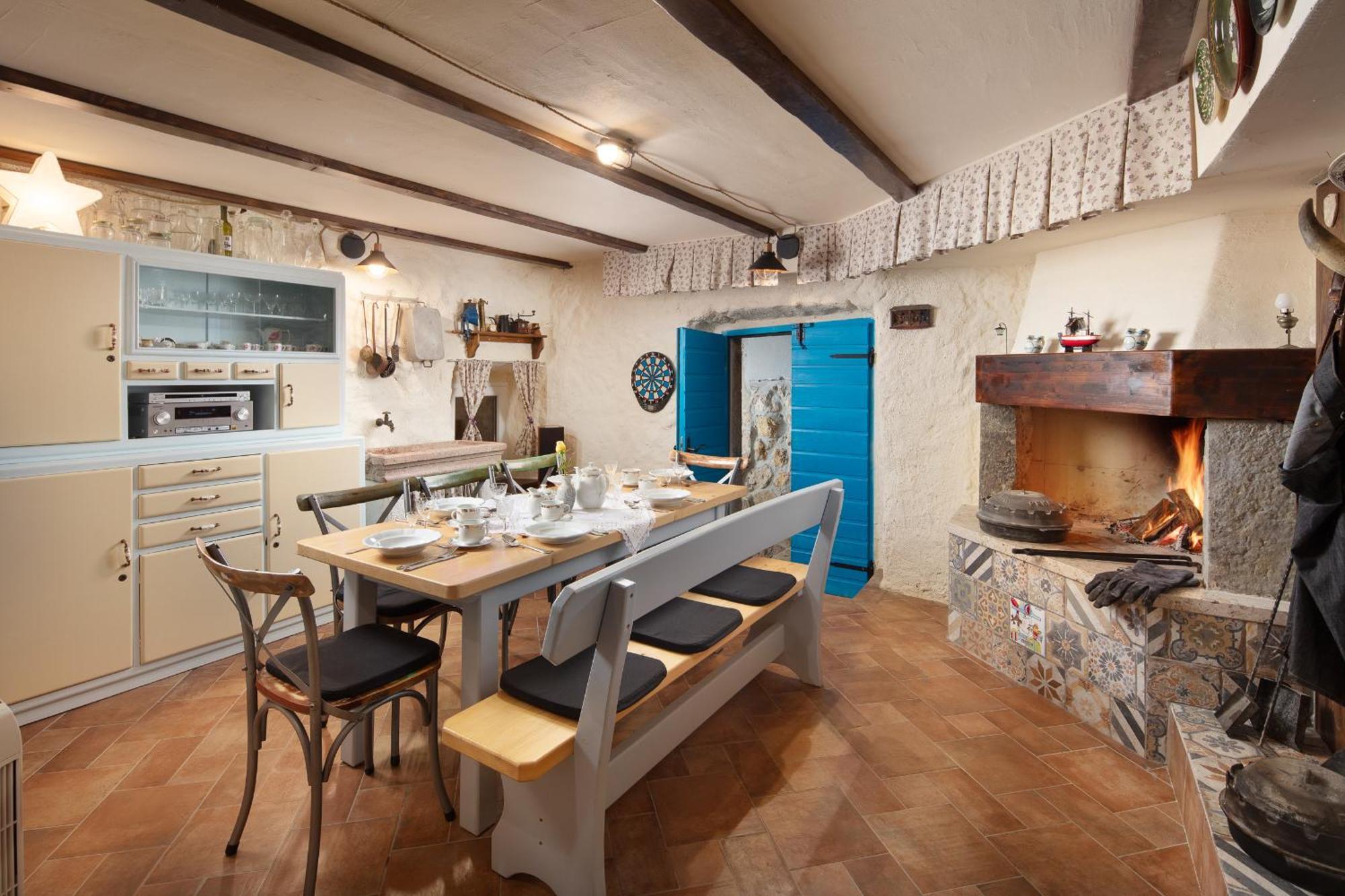 Mondinica Heritage House - Heated Pool Dobrinj Екстериор снимка