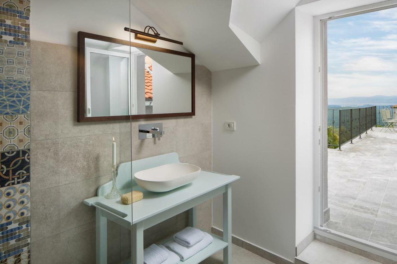 Mondinica Heritage House - Heated Pool Dobrinj Екстериор снимка
